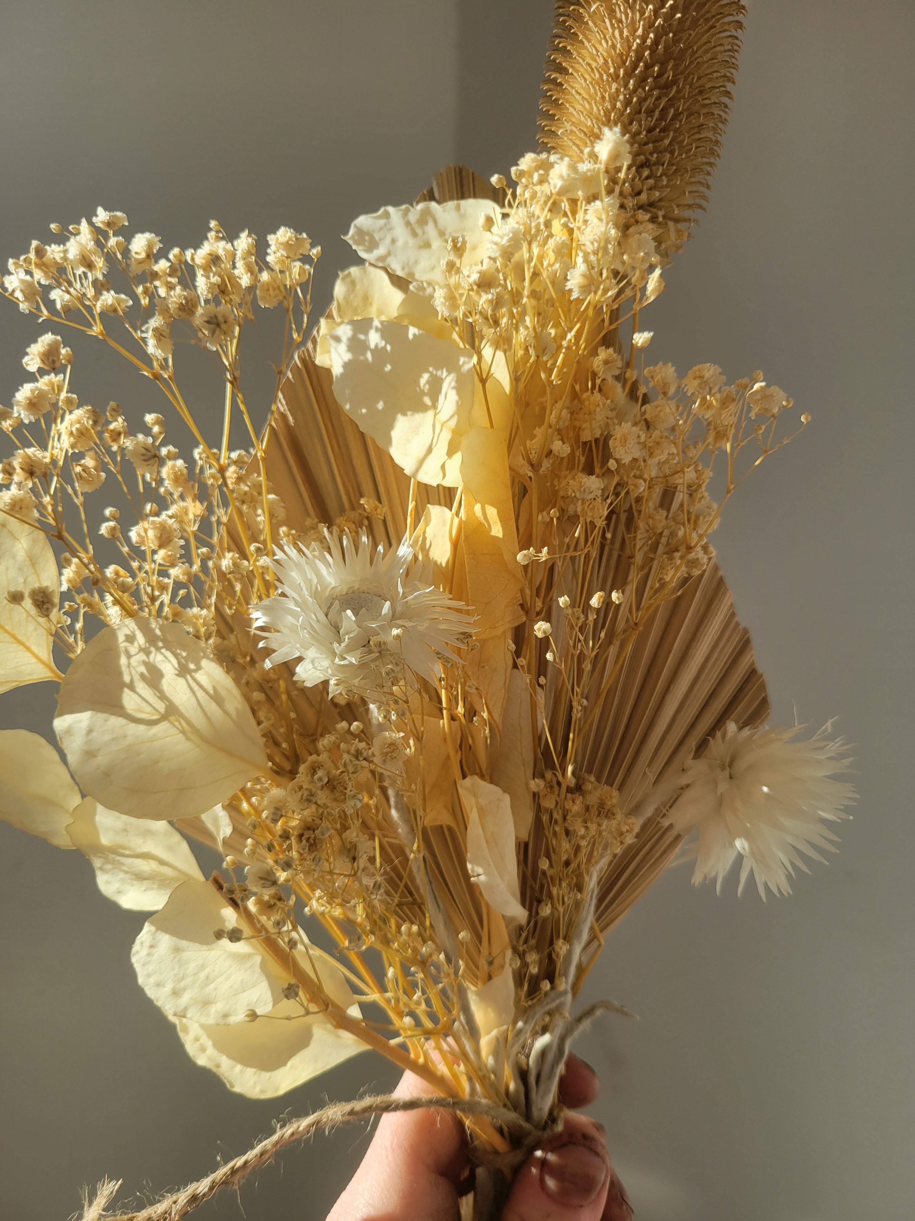 Una dried flower pampas bouquet / DRIED Flowers UK – DRIED Limited